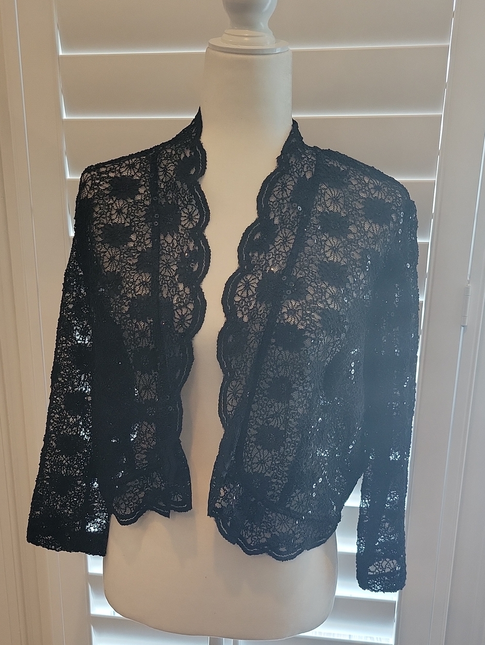R&M Richards Black Floral Lace Open-Front Shrug